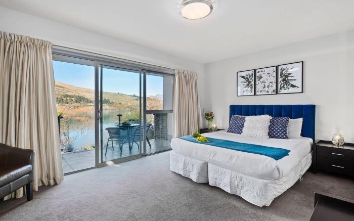 Alpine Lakeside Studio