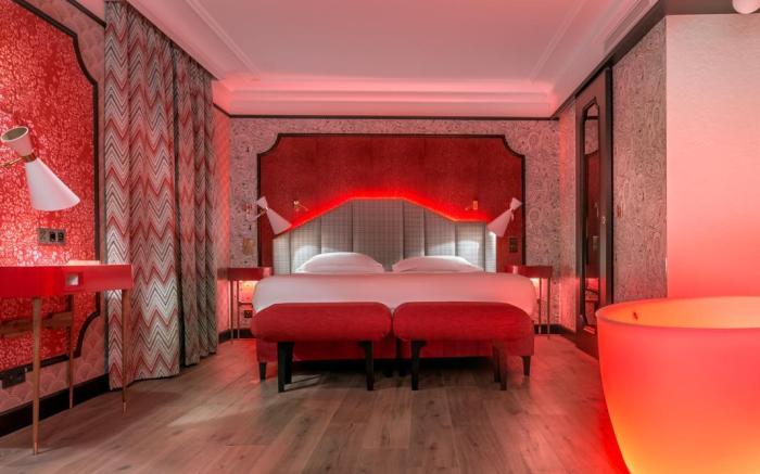 Idol Hotel