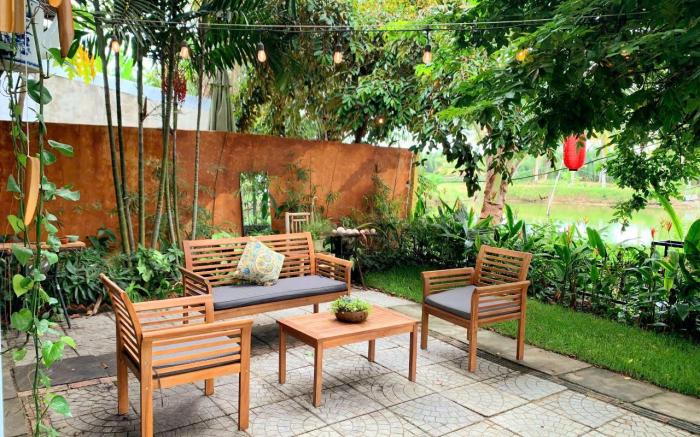 Laoxao Lakeview Homestay