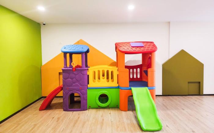 R  F Princess Cove CK Homestay