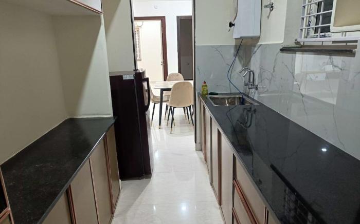 Spacious 2 bhk stay in kondapur 