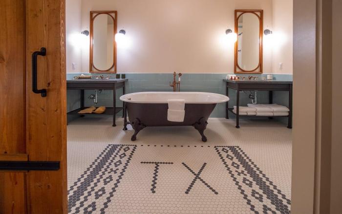 Texican Court by Valencia Hotel Group