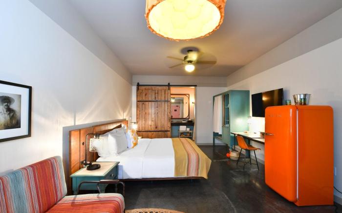 Texican Court by Valencia Hotel Group