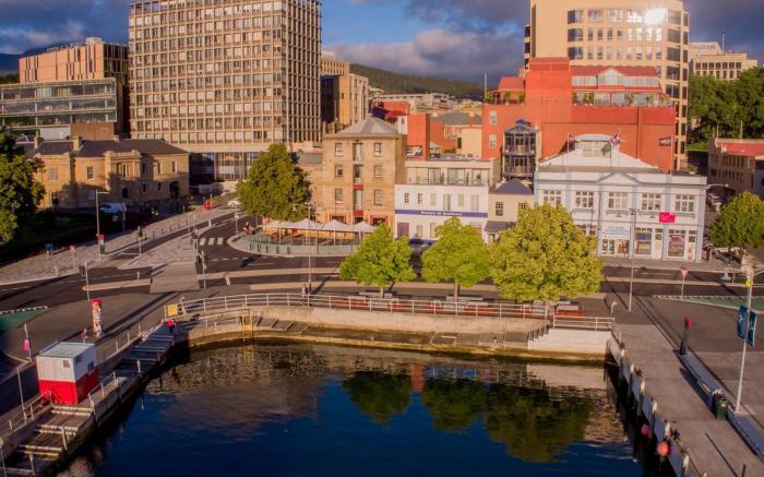 Customs House Waterfront Hotel