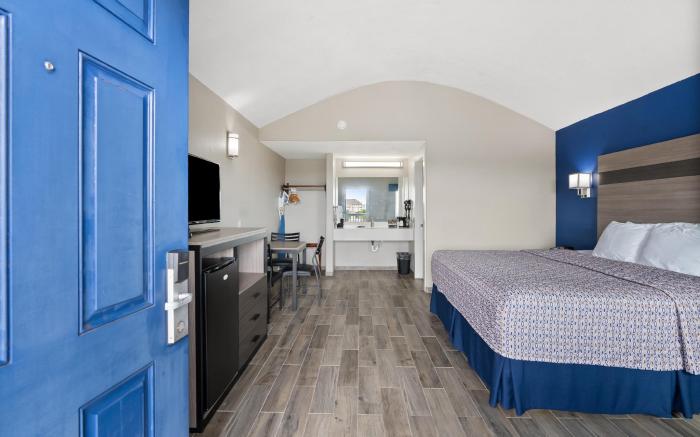 Blue Wave Inn
