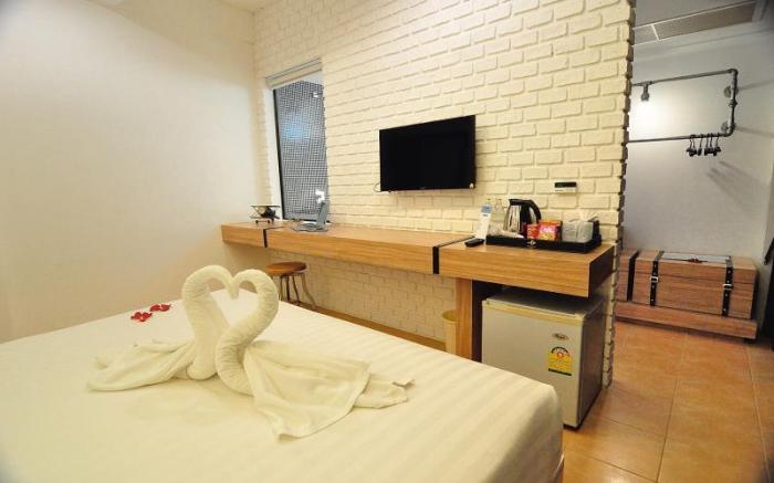 Forty Winks Phuket Hotel