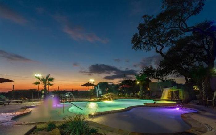Holiday Inn Express & Suites San Antonio Medical-Six Flags By IHG