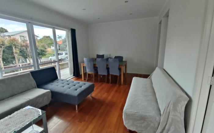 4 Double, 1 Single, 2 Sofa Beds, House A