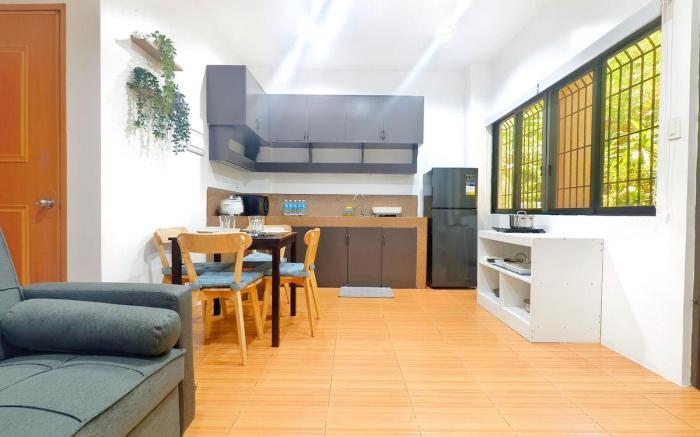 Townhouse 2BR Free Parking near IT Park Cebu City