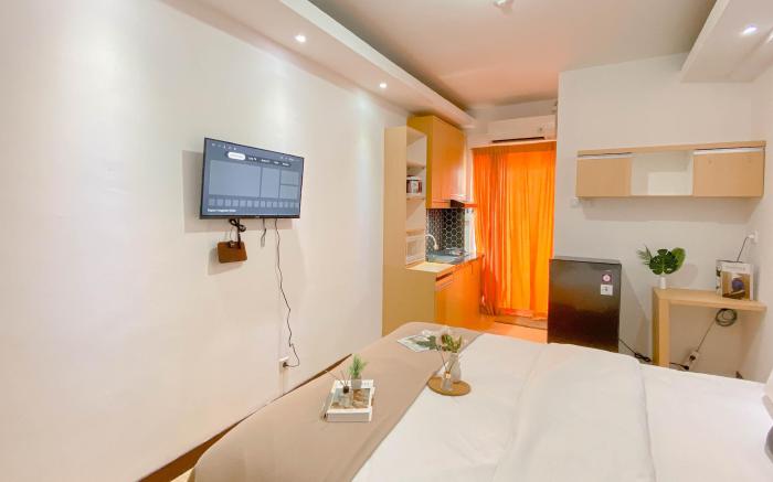 Minimalist Studio Apt at Cinere Resort By Travelio