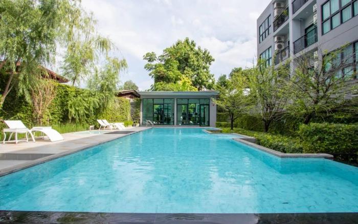 Near nimman maya pool gym condo
