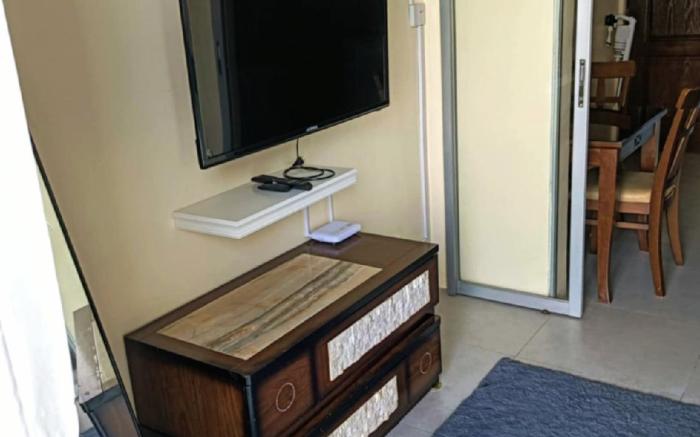 City & Sea View Condo with Balcony Near Ayala
