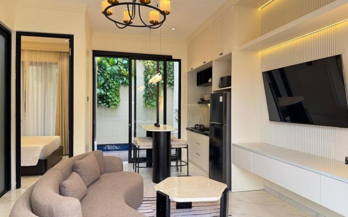 New Stylish 3BR Villa with pool in Batu