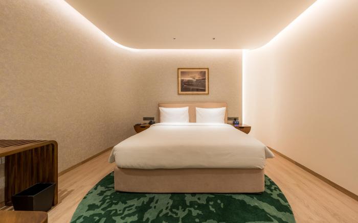 080 Transit Hotel, T2