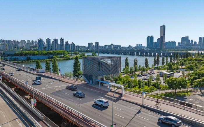 Sky Suite Hangang Bridge