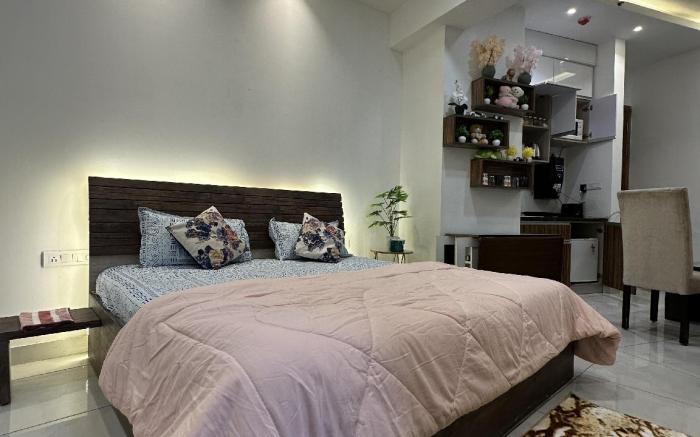 Cozy and luxury downtown studio