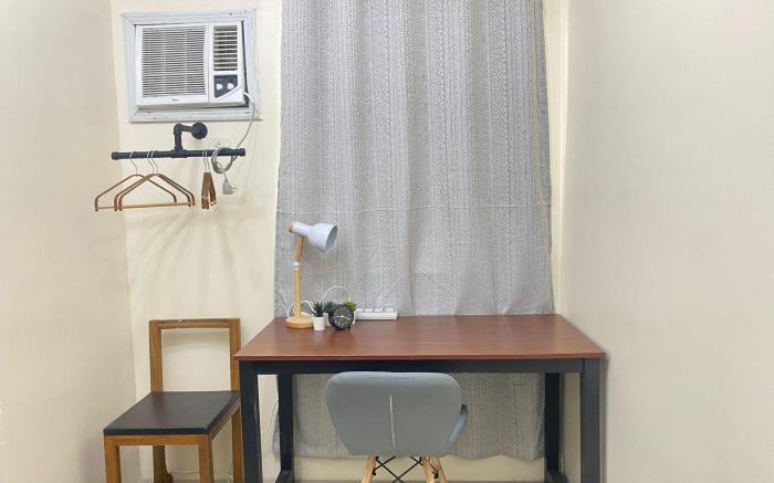 Cozy Room in Modern Paraaque Condo with 2 Bedrooms
