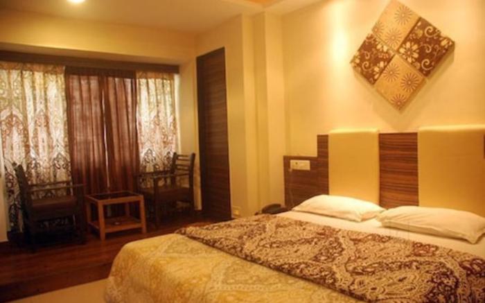 Hotel Bandra Residency 250m from Railway Station