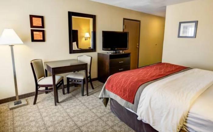 Quality Inn & Suites Lenexa Kansas City