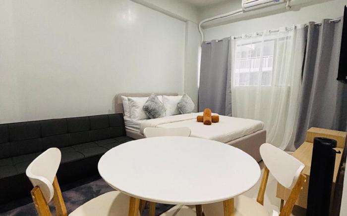* * WV 24 Homey Comfort Spot