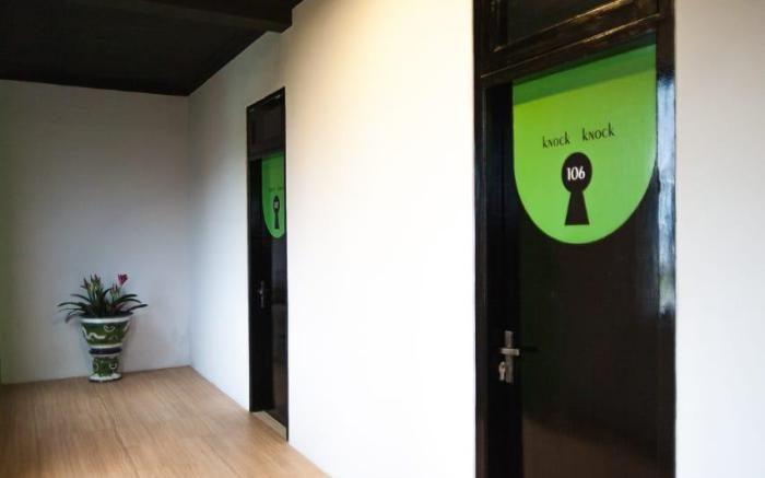 Azzahra Guest House Syariah near Juanda