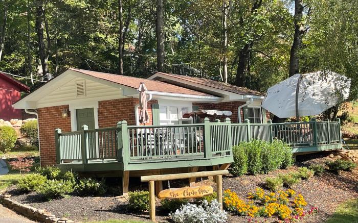 Mountain Aire Cottages, Inn, & Glamping