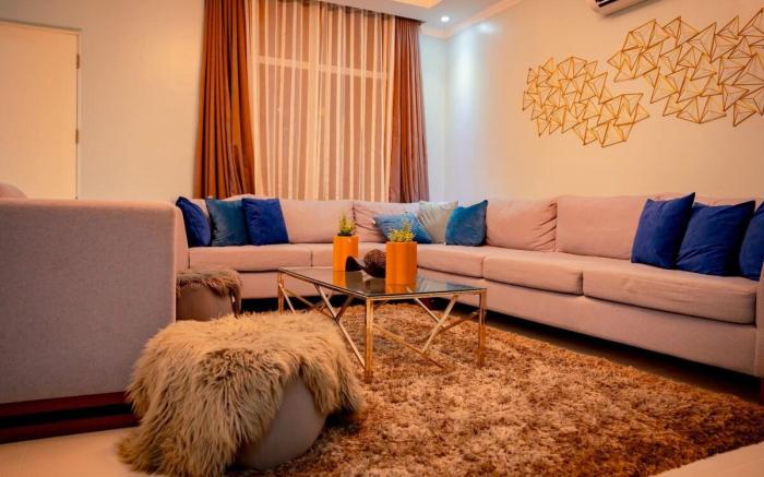 Three-Bedroom Mansion Near New Clark Green City