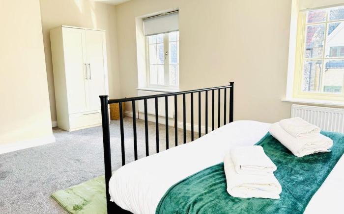 Your Thetford Getaway: Spacious 2 Bedrooms, WiFi,
