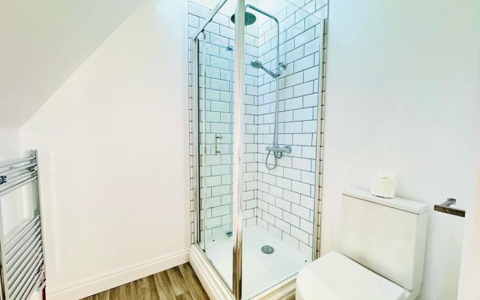 Cozy 3-Bed Thetford Home with WiFi – Sleeps 5 Comf