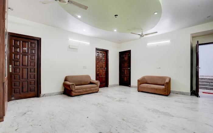 Super Hotel O Raj Mahal