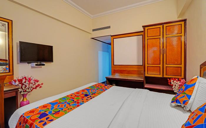 FabHotel Aura Inn
