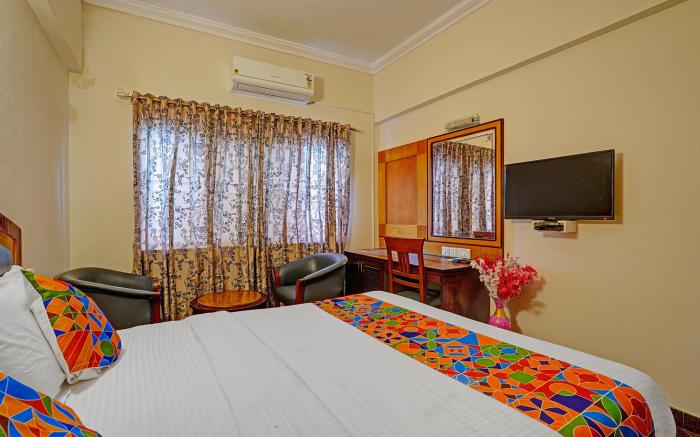 FabHotel Aura Inn