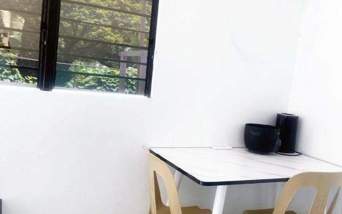 Studio room w/ AC & kitchenette