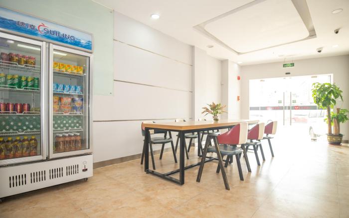 Yimi Hotel Guangzhou Huawei R&D Center Baiyun Motorcycle Parts City