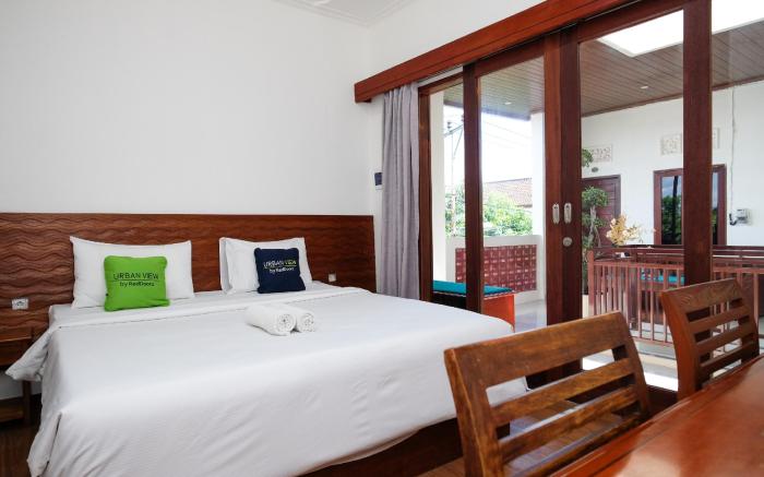 Urbanview Hotel Arta Guna Casa