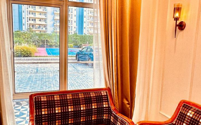 HomeyStays 3BHK Apartment with Lakeside Walk