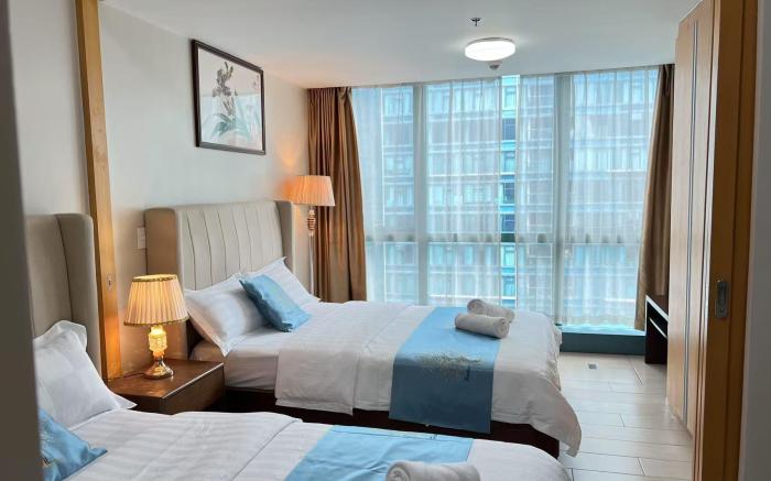 Easyworld @ One Uptown Residence B