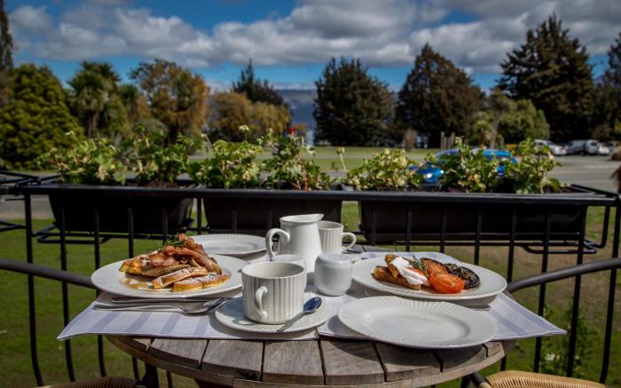 Te Anau Lakefront Bed and Breakfast