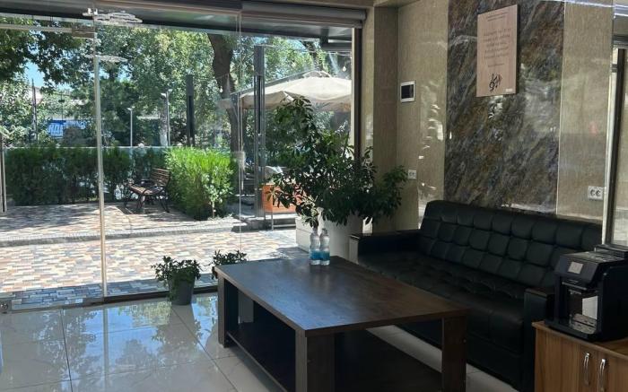 Artist Regency Hotel