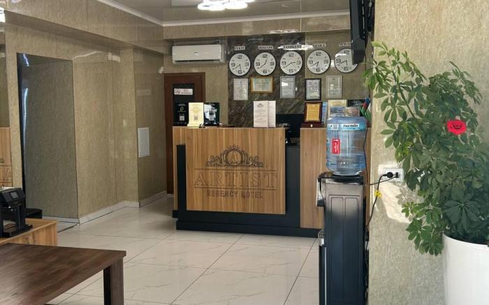 Artist Regency Hotel