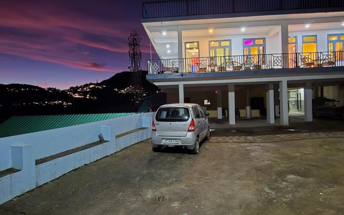 Aangan Royal Stay-Paragliding Homestay Dharamshala