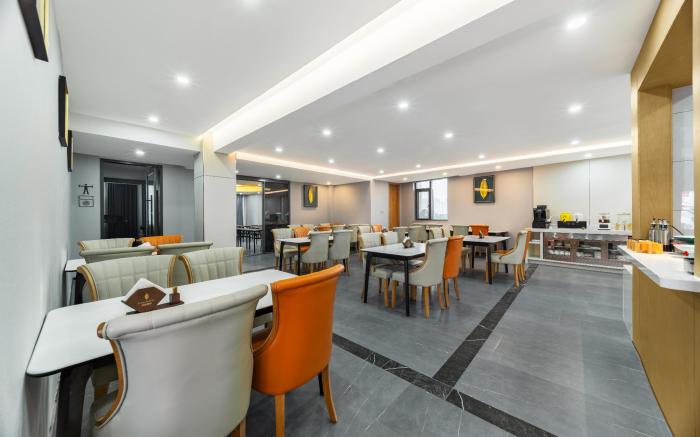 Yizhi Hotel Huayang Subway Station Exhibition Center Store