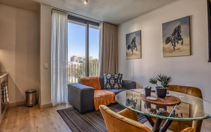 Luxe Rosebank Retreat