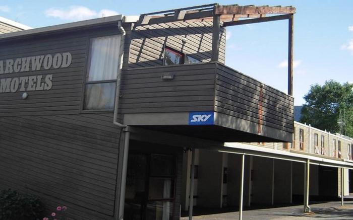 Larchwood Motels