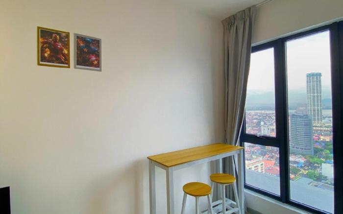 Infinity Pool Haven | StylishStay in Georgetown4px