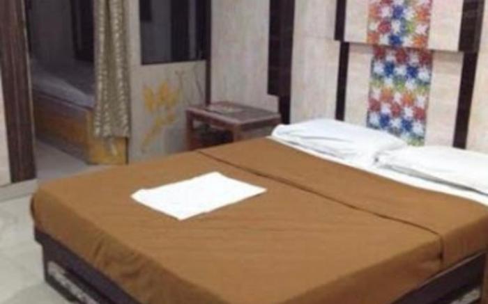 Hotel Raj Empire