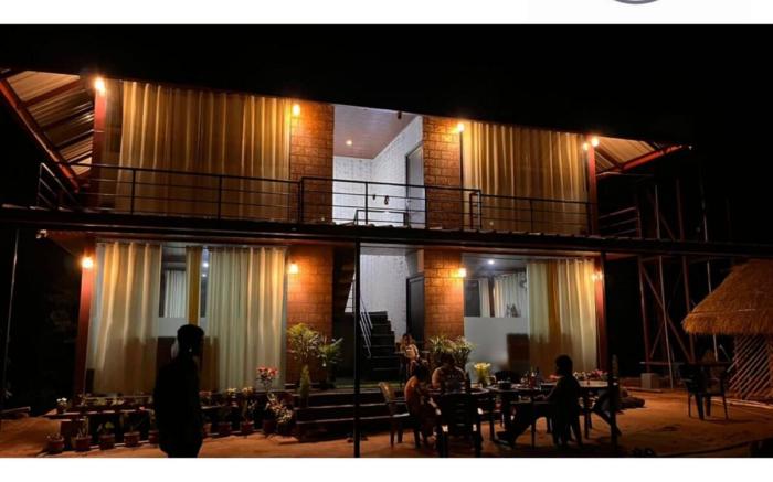 Tranquil Glass House By Coorg Tree House 