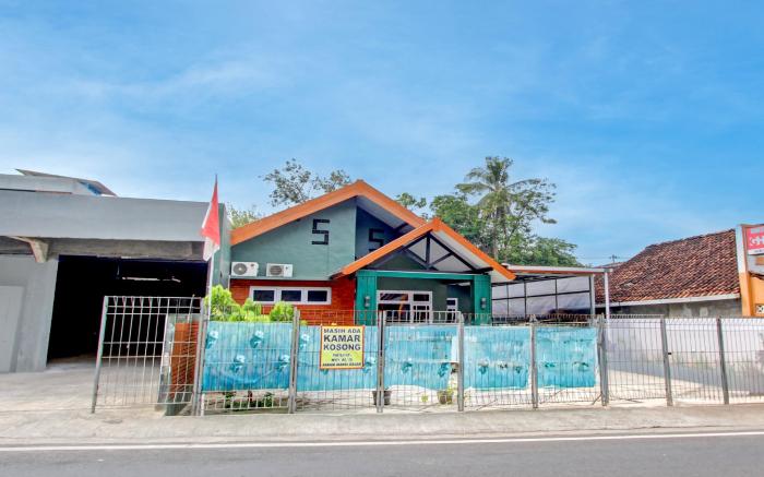 OYO 94701 Green House