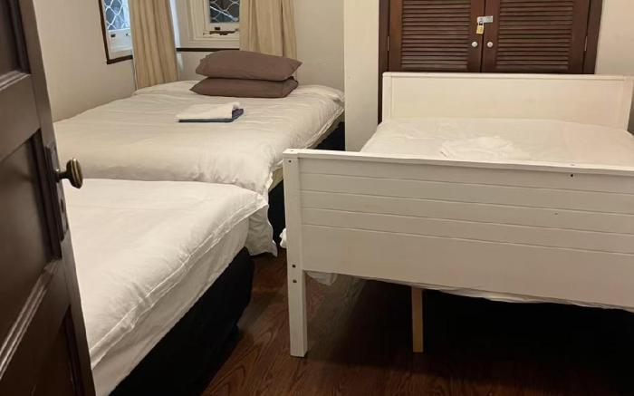 4 double 2 sofa beds apartment