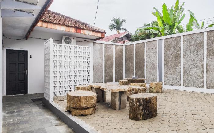 Urbanview Hotel Via Jambi